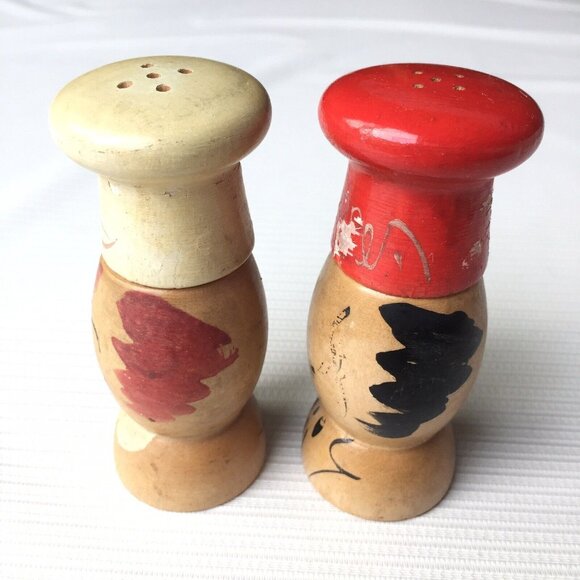 Chef Woman & Man Salt and Pepper Shakers Wood Painted Faces Red Japan Vintage - Picture 2 of 12